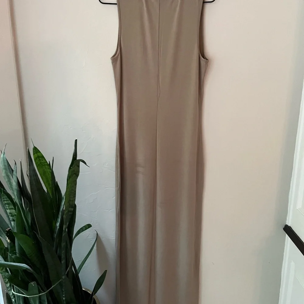 🔥SKIMS SMOOTH LOUNGE CREW NECK SLEEVELESS DRESS IN KHAKI L - Picture 4 of 4
